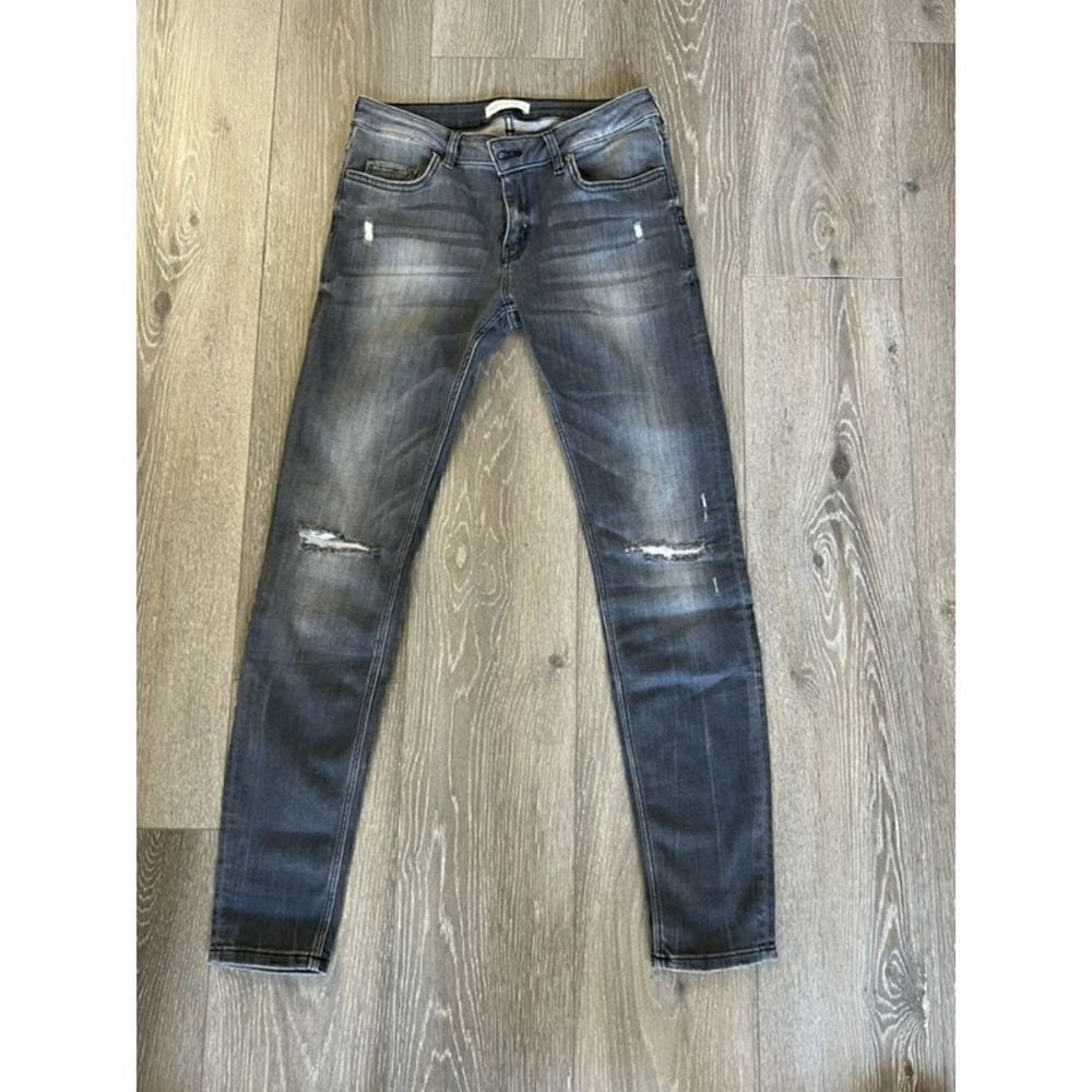 Zara Woman Size 6 Grey Distressed Skinny Jeans - NEVER Worn